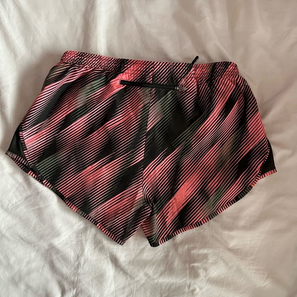 Nike Running Shorts - Picture 4 of 5
